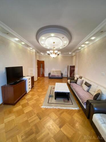 Сдаётся 3-комн. новостройка 120 м², м. Элмляр Академиясы, photo 1 from 23