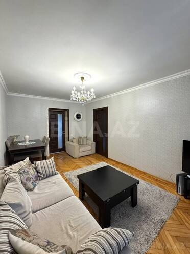 Продаётся 3-комн. вторичка 70 м², м. Ази Асланов, photo 4 from 13
