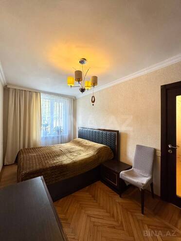 Продаётся 3-комн. вторичка 70 м², м. Ази Асланов, photo 7 from 13