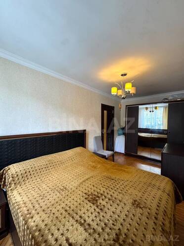 Продаётся 3-комн. вторичка 70 м², м. Ази Асланов, photo 6 from 13