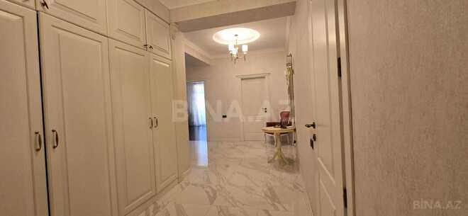 Сдаётся 3-комн. новостройка 136 м², м. Низами, photo 1 from 23