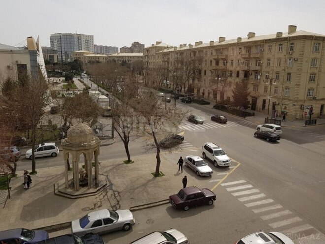 İcarəyə verilir 3 otaqlı köhnə tikili 70 m², Elmlər Akademiyası m., photo 1 from 10