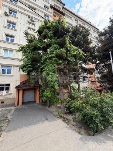 Satılır 3 otaqlı köhnə tikili 80 m², Nəsimi m., photo 1 from 31