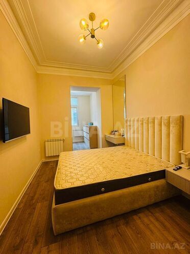 Продаётся 2-комн. вторичка 65 м², м. Низами, photo 6 from 11