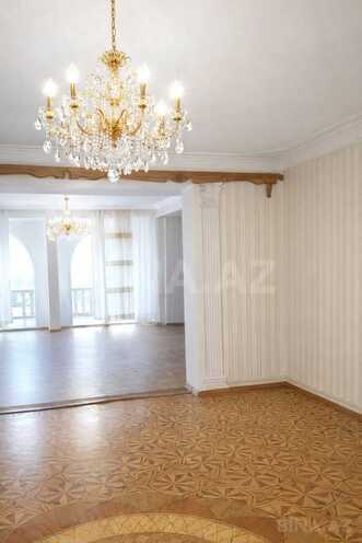 Satılır 7 otaqlı köhnə tikili 250 m², Nizami m., photo 3 from 15