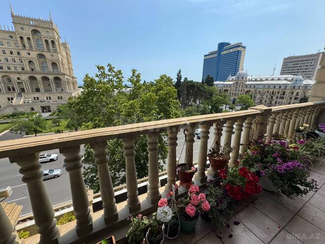 Продаётся 3-комн. вторичка 85 м², м. 28 мая, photo 1 from 29