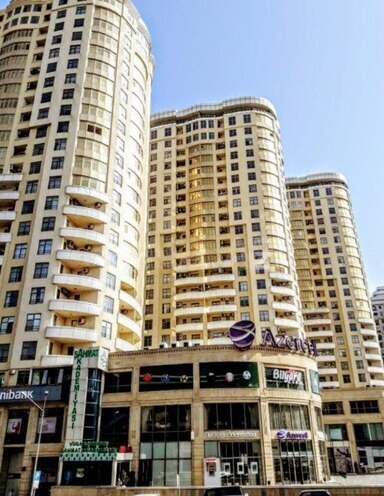 Продаётся 3-комн. новостройка 130 м², м. Низами, photo 1 from 13