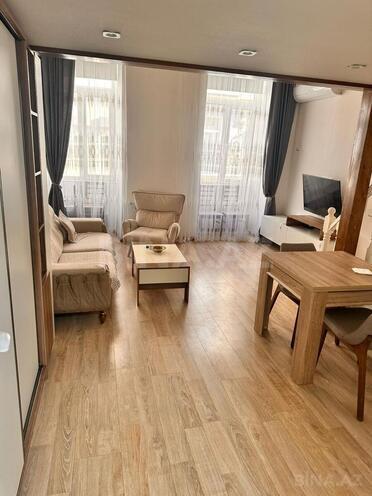 Сдаётся 3-комн. вторичка 54 м², м. Сахил, photo 1 from 11