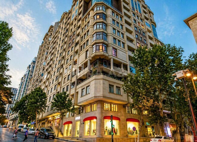 Satılır 5 otaqlı yeni tikili 330 m², 28 May m., photo 1 from 12
