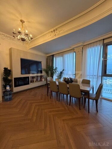 Продаётся 3-комн. новостройка 180 м², м. Низами, photo 1 from 27