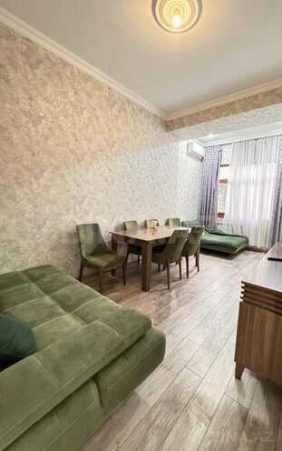 Продаётся 3-комн. вторичка 65 м², м. Низами, photo 3 from 11