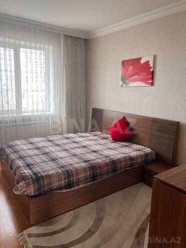 Продаётся 3-комн. вторичка 85 м², м. Нефтчиляр, photo 3 from 8
