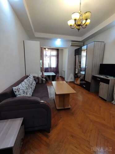 Сдаётся 2-комн. вторичка 40 м², м. Низами, photo 1 from 9
