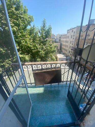 Satılır 2 otaqlı köhnə tikili 59 m², 28 May m., photo 15 from 25