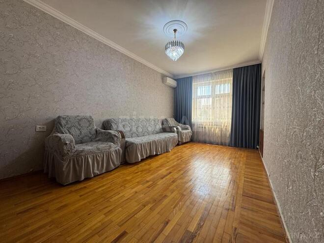 Продаётся 2-комн. вторичка 60 м², м. Элмляр Академиясы, photo 1 from 10