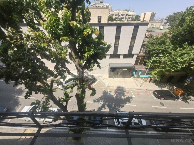 Satılır 4 otaqlı köhnə tikili 200 m², İçəri Şəhər m., photo 13 from 32