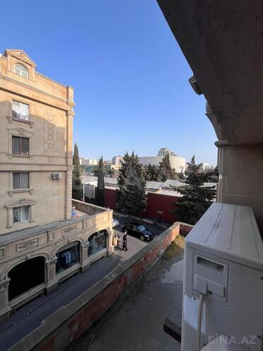 Satılır 2 otaqlı köhnə tikili 55 m², Gənclik m., photo 3 from 15