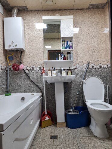 Продаётся 2-комн. вторичка 55 м², м. Нефтчиляр, photo 10 from 11