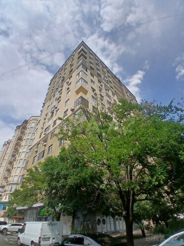 Satılır 2 otaqlı yeni tikili 83 m², 8-ci mikrorayon q., photo 1 from 11