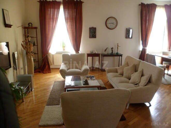 Satılır 5 otaqlı köhnə tikili 140 m², Nəsimi r., photo 3 from 15