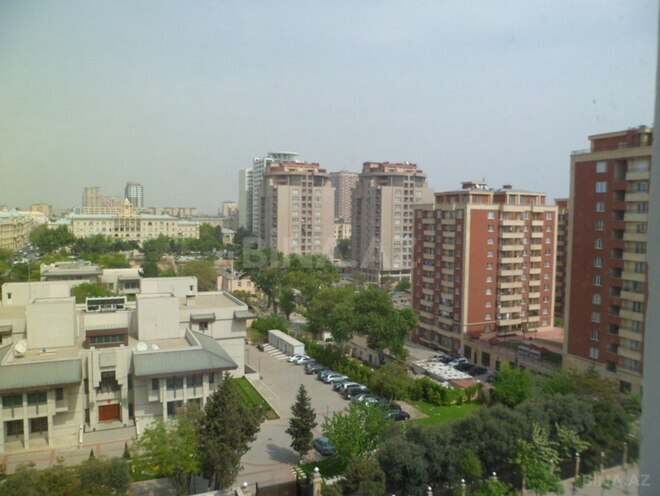 Satılır 5 otaqlı köhnə tikili 140 m², Nəsimi r., photo 14 from 15