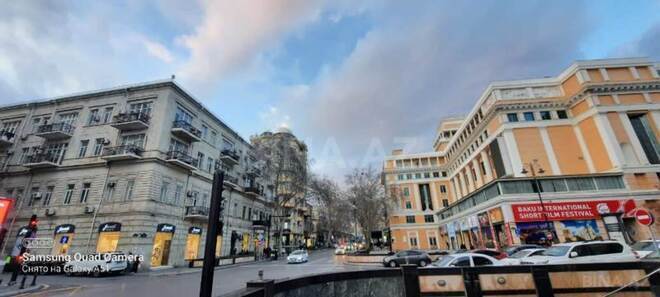 Satılır 3 otaqlı köhnə tikili 105 m², Sahil m., photo 1 from 18