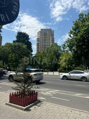 Satılır 1 otaqlı köhnə tikili 26 m², 28 May m., photo 1 from 10