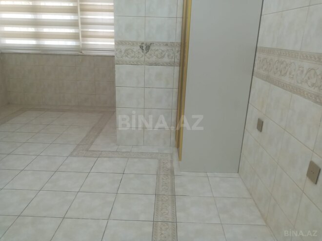Satılır 5 otaqlı köhnə tikili 160 m², 28 May m., photo 14 from 17