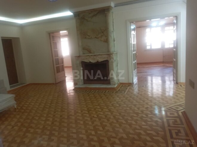 Satılır 5 otaqlı köhnə tikili 160 m², 28 May m., photo 13 from 17