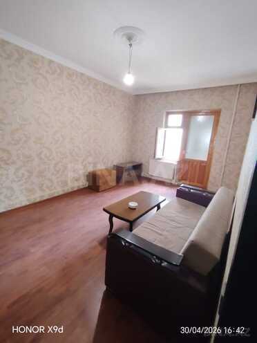 Satılır 1 otaqlı köhnə tikili 40 m², Massiv V q., photo 1 from 10