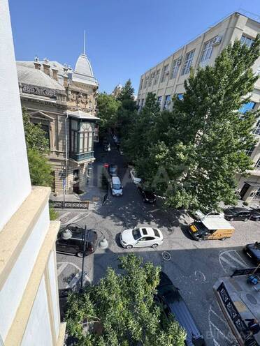 Satılır 2 otaqlı köhnə tikili 75 m², Sahil m., photo 20 from 23