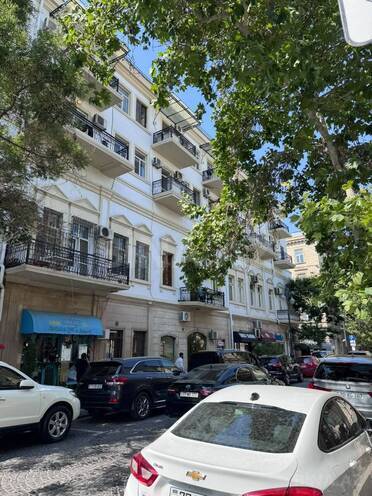Satılır 2 otaqlı köhnə tikili 75 m², Sahil m., photo 6 from 23