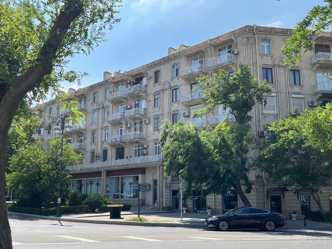 Продаётся 6-комн. вторичка 180 м², м. Элмляр Академиясы, photo 3 from 30