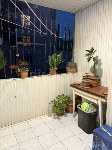 Satılır 2 otaqlı köhnə tikili 55 m², Gənclik m., photo 4 from 12