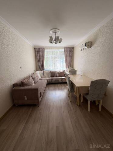 Satılır 2 otaqlı köhnə tikili 70 m², photo 1 from 13