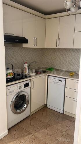 Продаётся 2-комн. вторичка 55 м², м. Элмляр Академиясы, photo 11 from 12