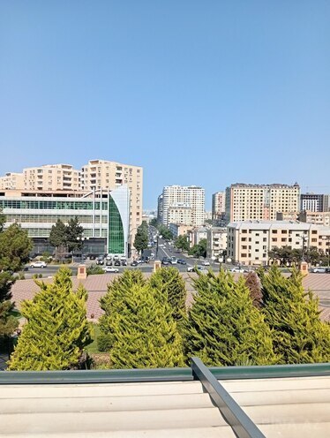 Продаётся 2-комн. вторичка 55 м², м. Элмляр Академиясы, photo 1 from 12