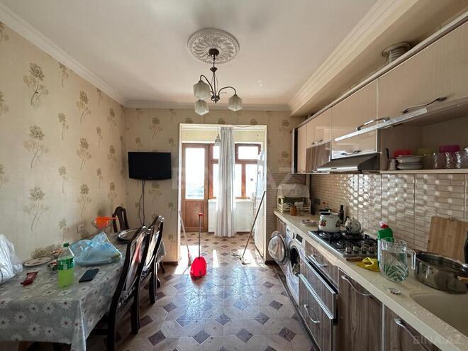 Продаётся 5-комн. вторичка 110 м², м. Ази Асланов, photo 8 from 20