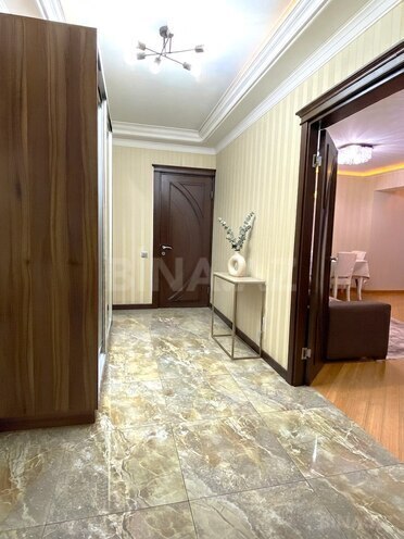 Продаётся 3-комн. вторичка 100 м², м. Элмляр Академиясы, photo 1 from 16