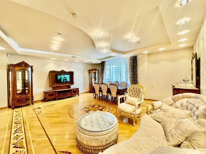 Satılır 7 otaqlı yeni tikili 350 m², Gənclik m., photo 1 from 32