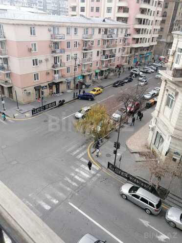 Satılır 2 otaqlı köhnə tikili 50 m², 28 May m., photo 18 from 22
