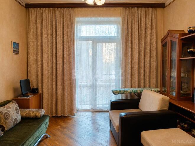 Satılır 2 otaqlı köhnə tikili 60 m², Həzi Aslanov m., photo 1 from 13