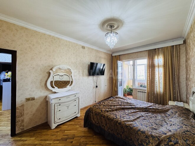 Satılır 4 otaqlı köhnə tikili 115 m², Azadlıq Prospekti m., photo 10 from 29