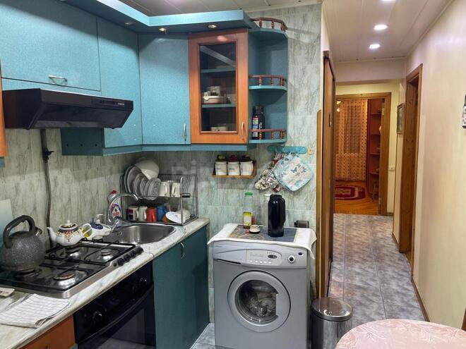 Сдаётся 3-комн. вторичка 90 м², м. Низами, photo 1 from 12