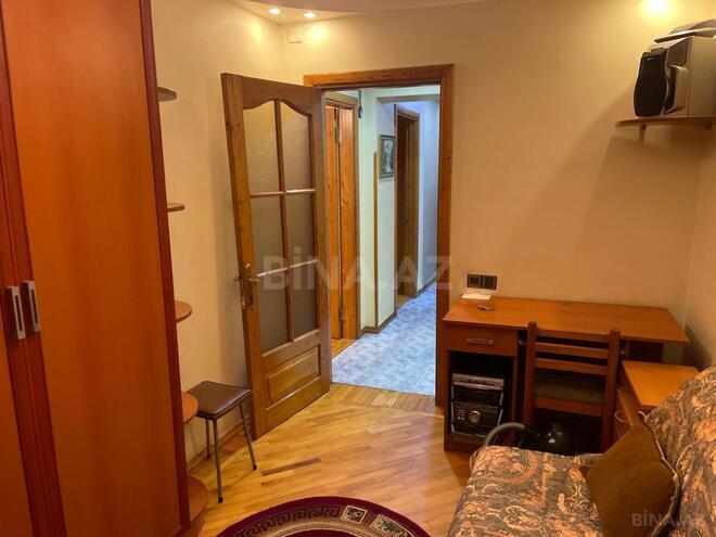 Сдаётся 3-комн. вторичка 90 м², м. Низами, photo 8 from 12