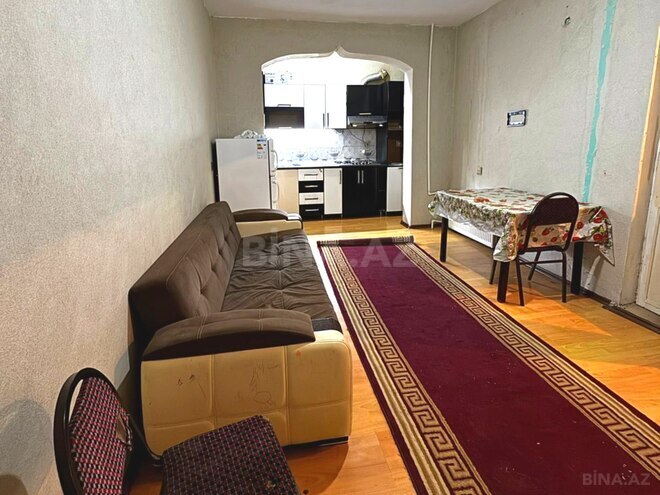 Satılır 2 otaqlı köhnə tikili 45 m², Qara Qarayev m., photo 1 from 14