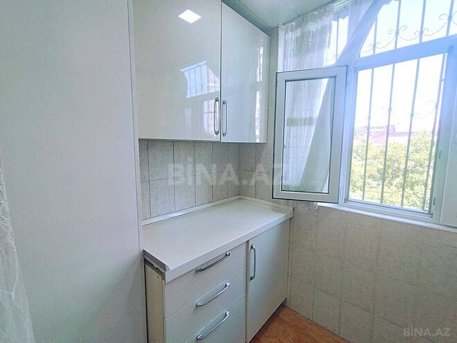 Satılır 2 otaqlı köhnə tikili 35 m², Qara Qarayev m., photo 13 from 19