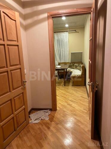 Satılır 4 otaqlı köhnə tikili 100 m², Xalqlar Dostluğu m., photo 3 from 6