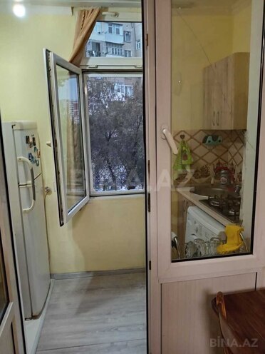 Продаётся 2-комн. вторичка 38 м², м. Кара Караев, photo 6 from 11