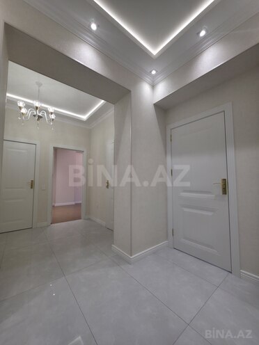 Продаётся 2-комн. новостройка 65 м², м. Кара Караев, photo 1 from 9
